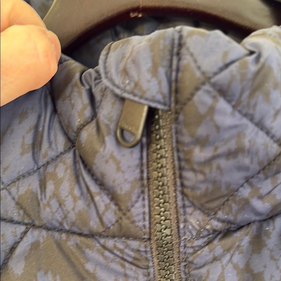 Athleta black & navy quilted puffy vest - Picture 6 of 11